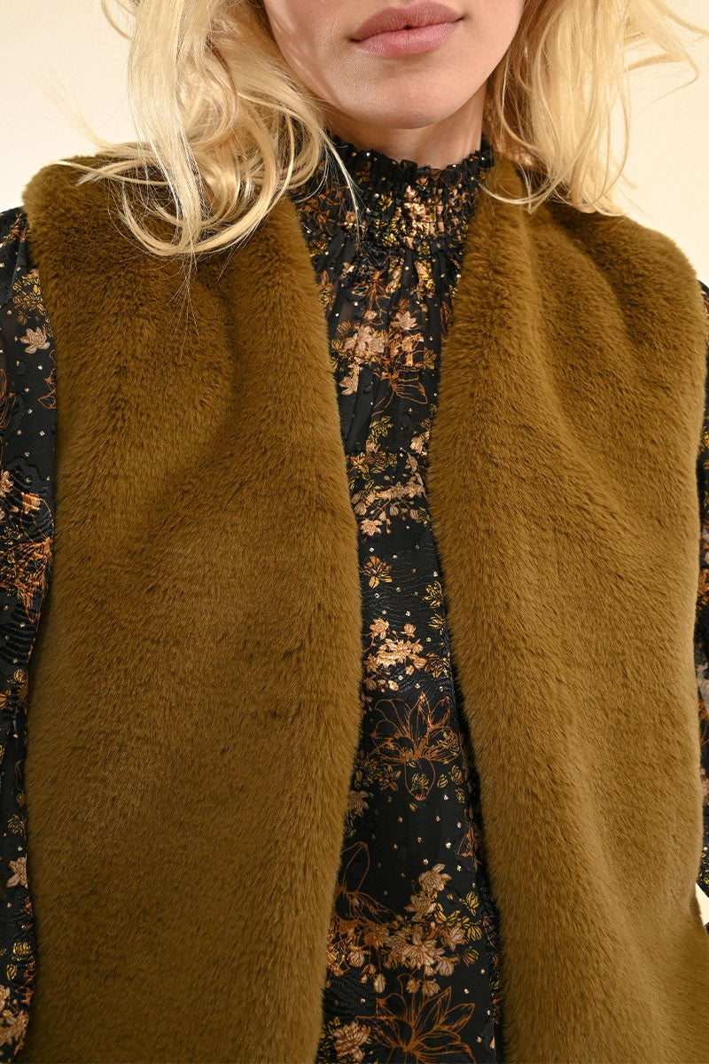KHAKI