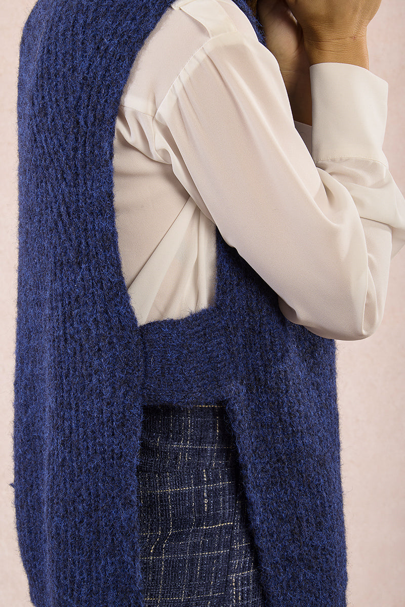 NAVY BLUE