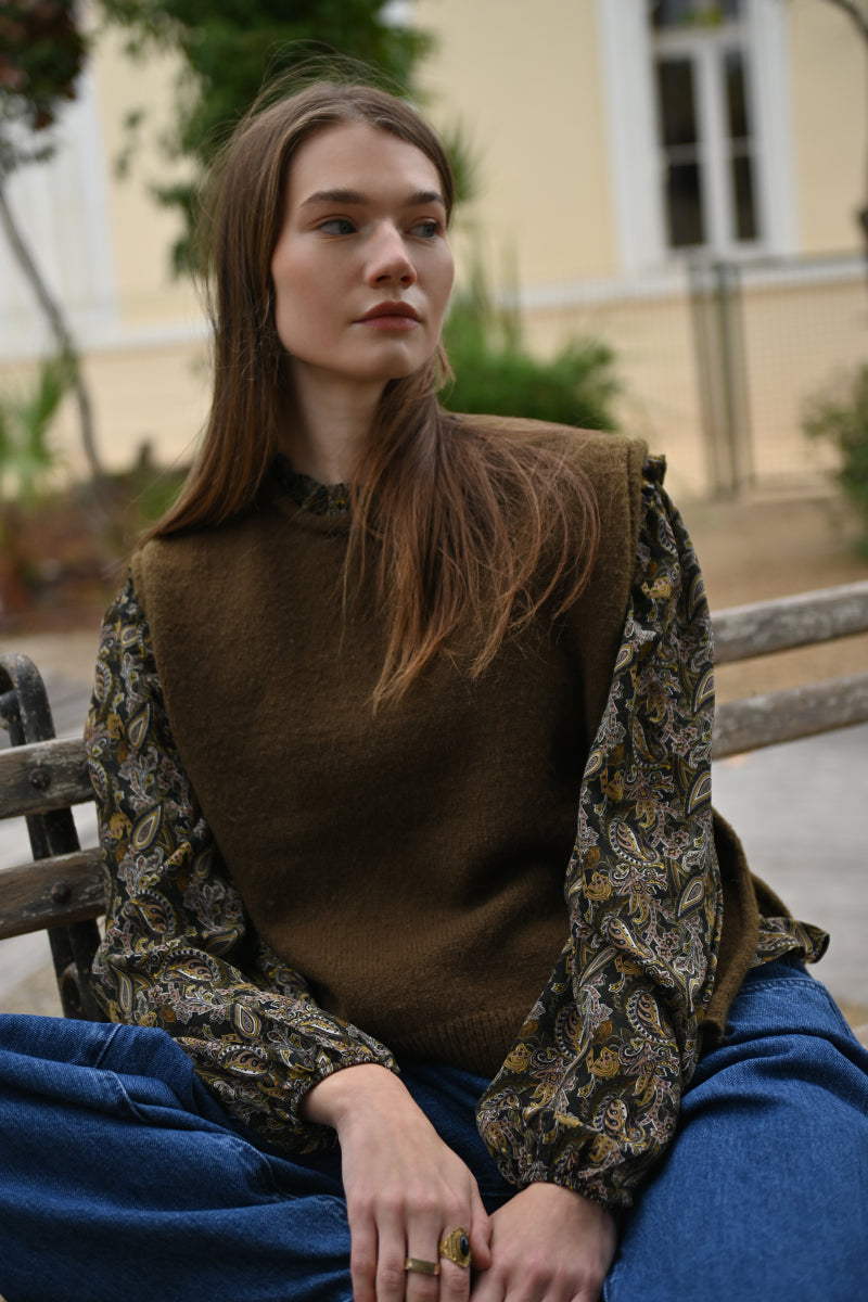 KHAKI