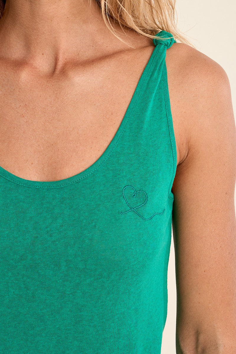 GREEN