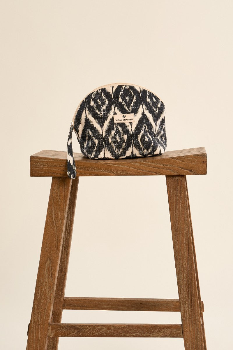 BLACK IKAT