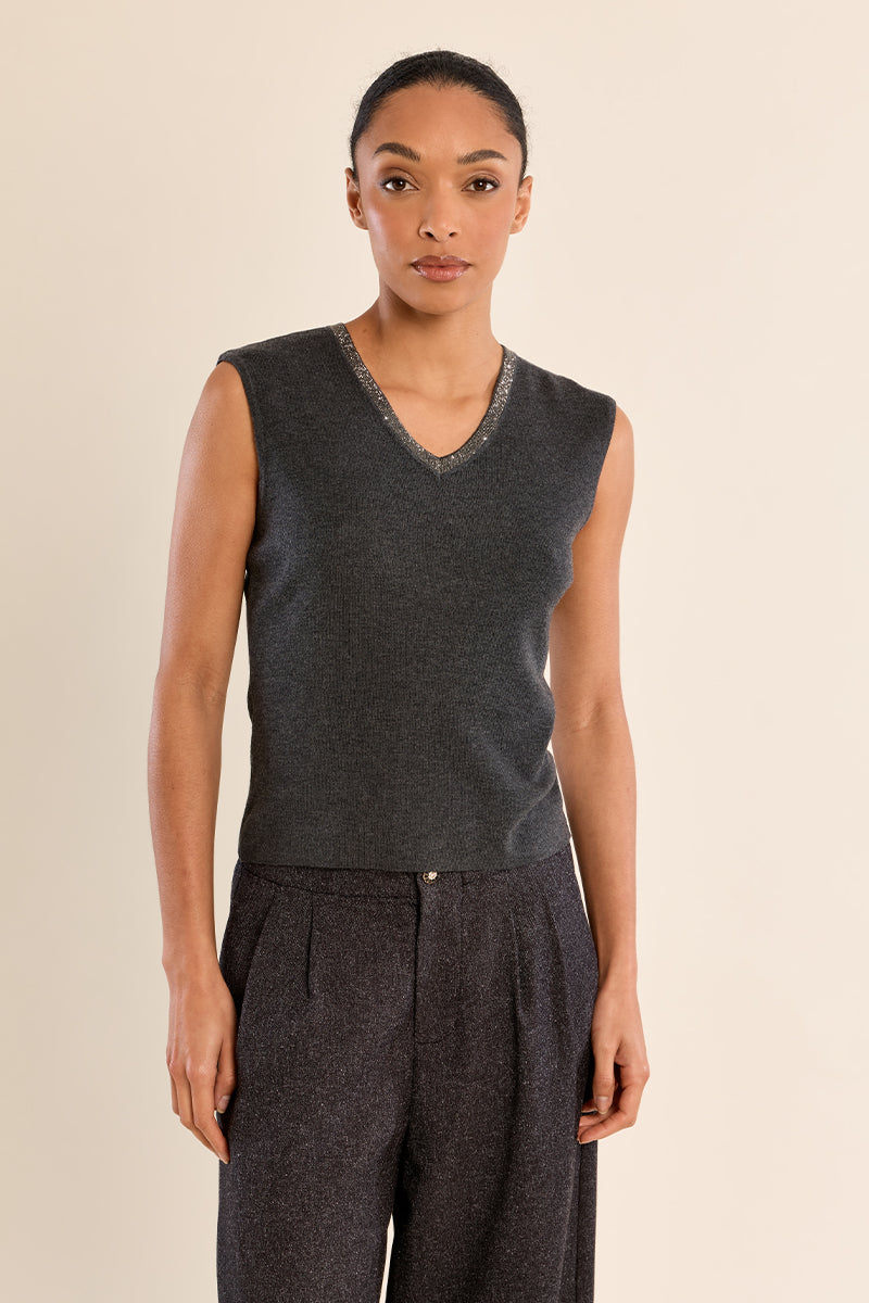 DARK GREY