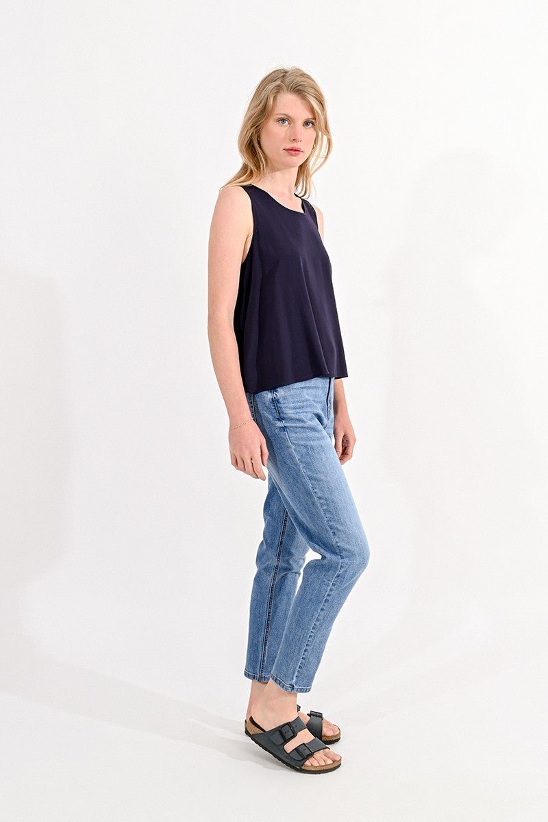 DARK NAVY