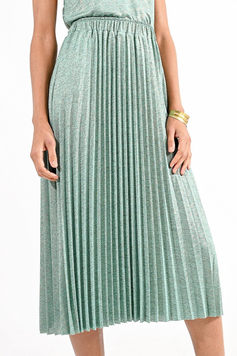 EMERALD GREEN