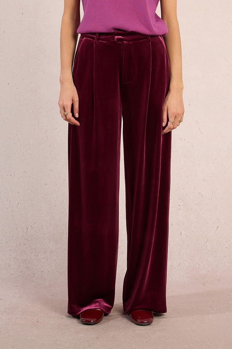 DARK RED