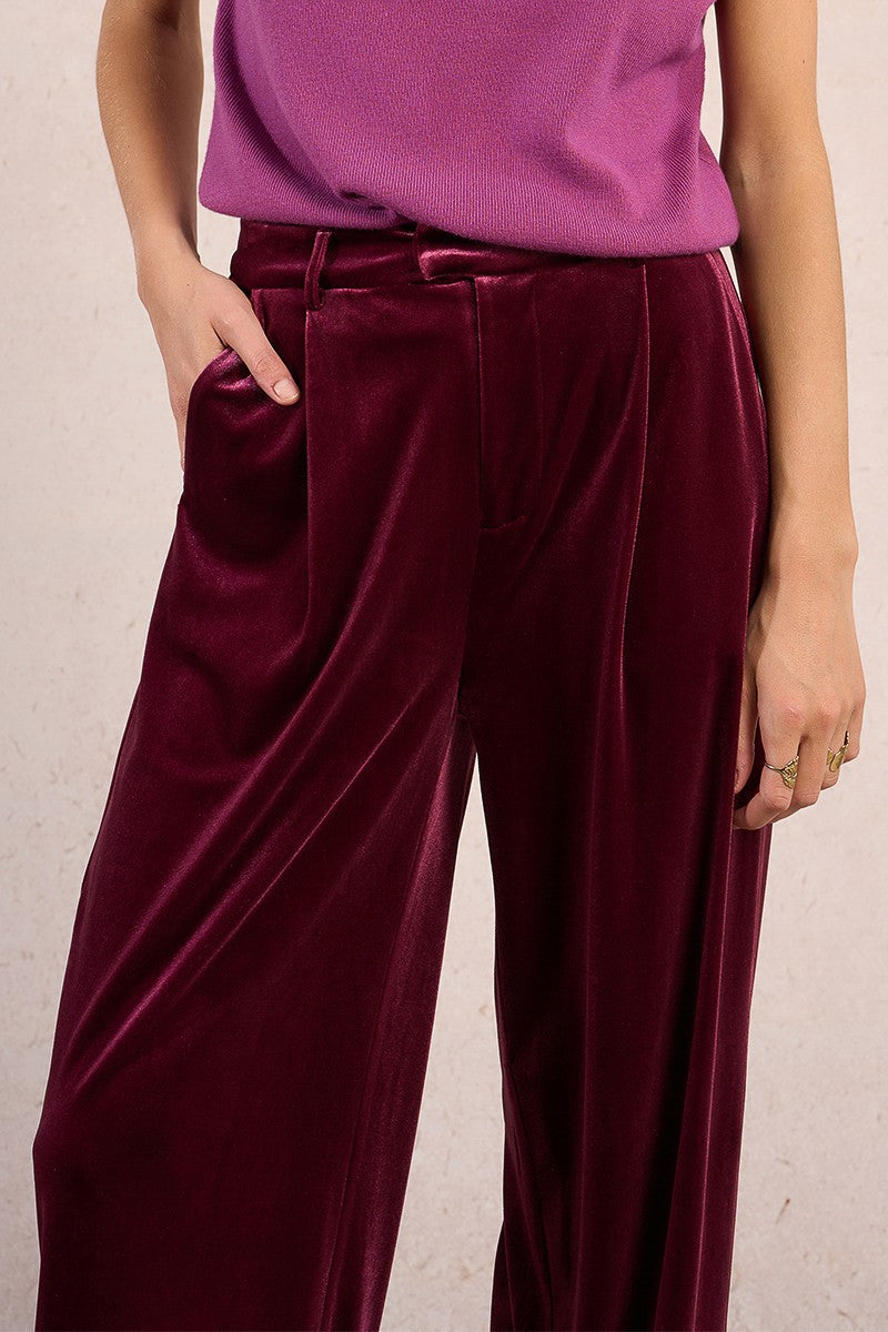 DARK RED