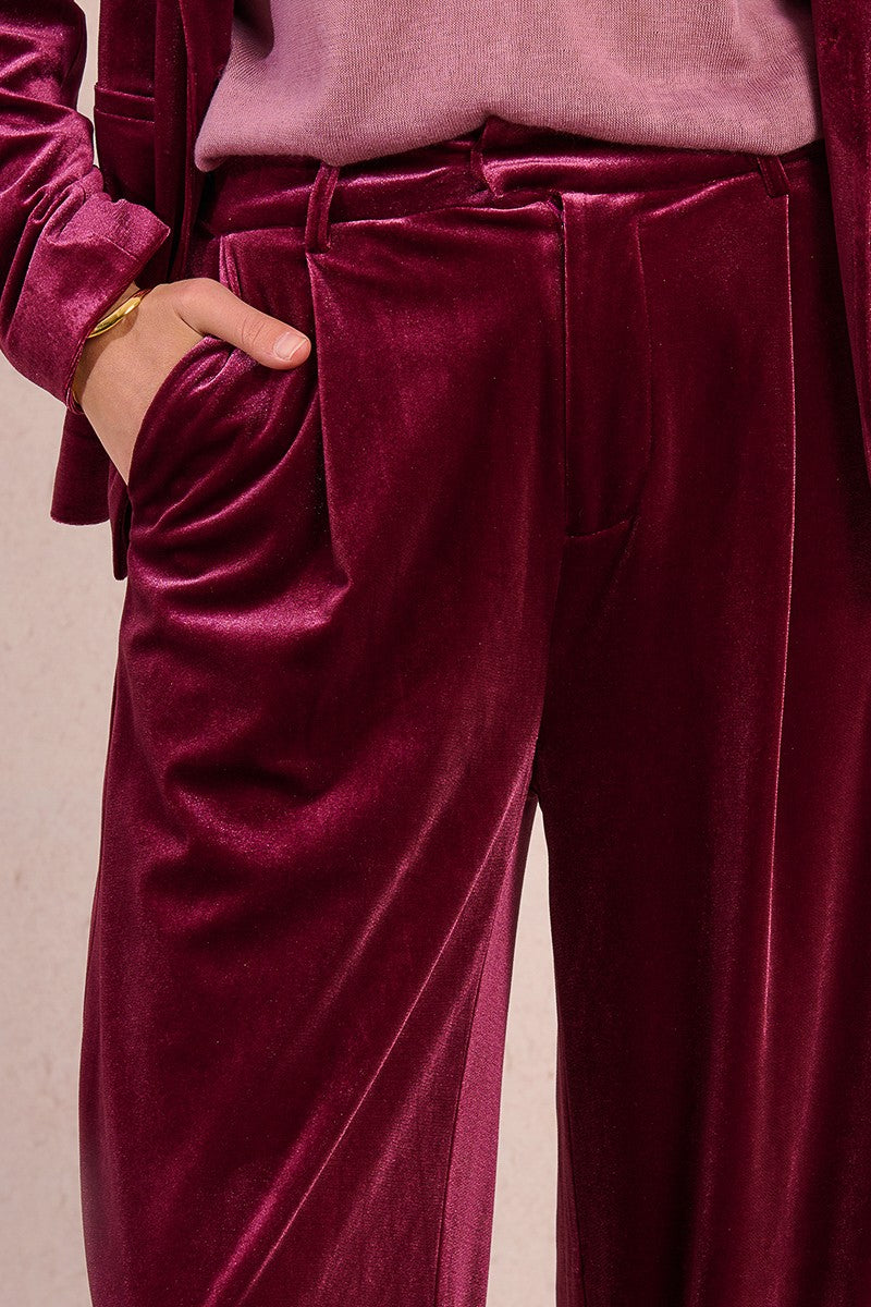 DARK RED