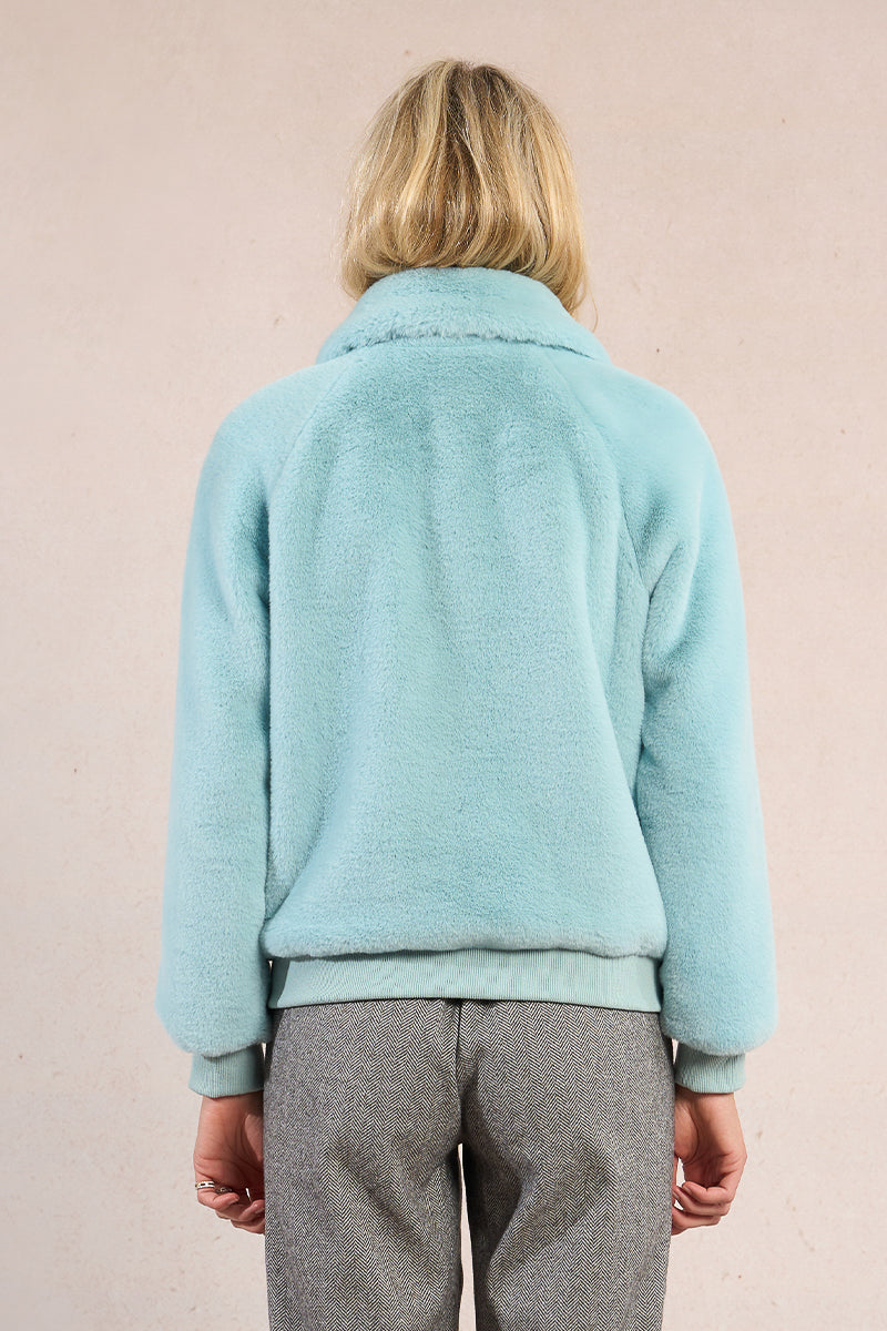 AQUA BLUE