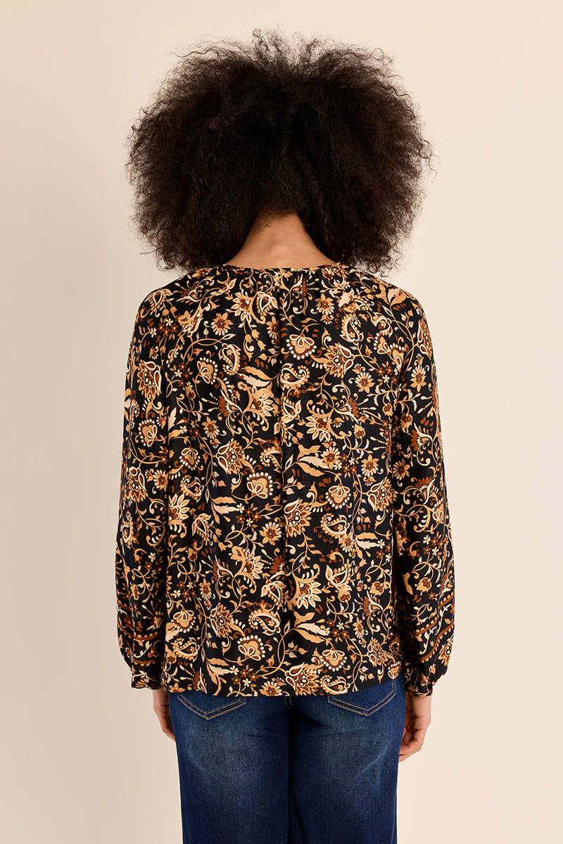 BLACK ELEONORE