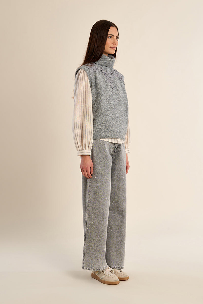 ASH GREY