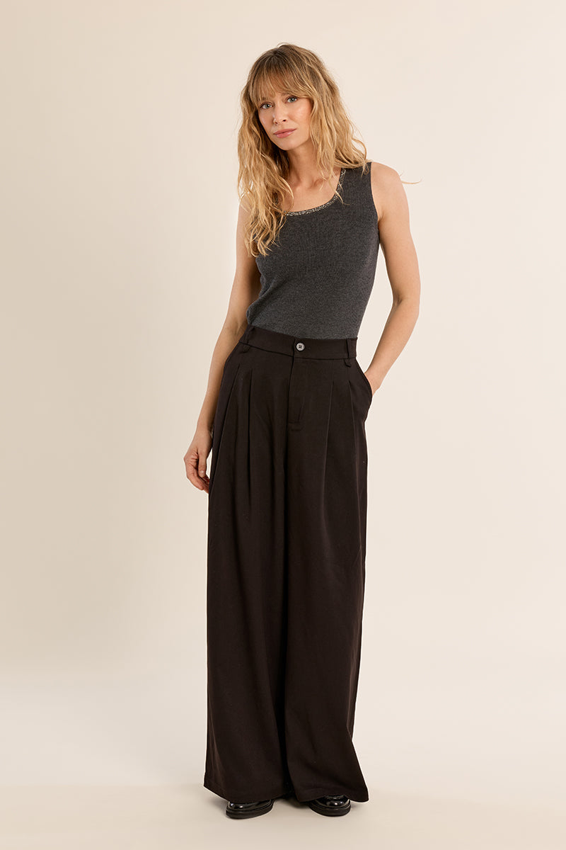 DARK GREY