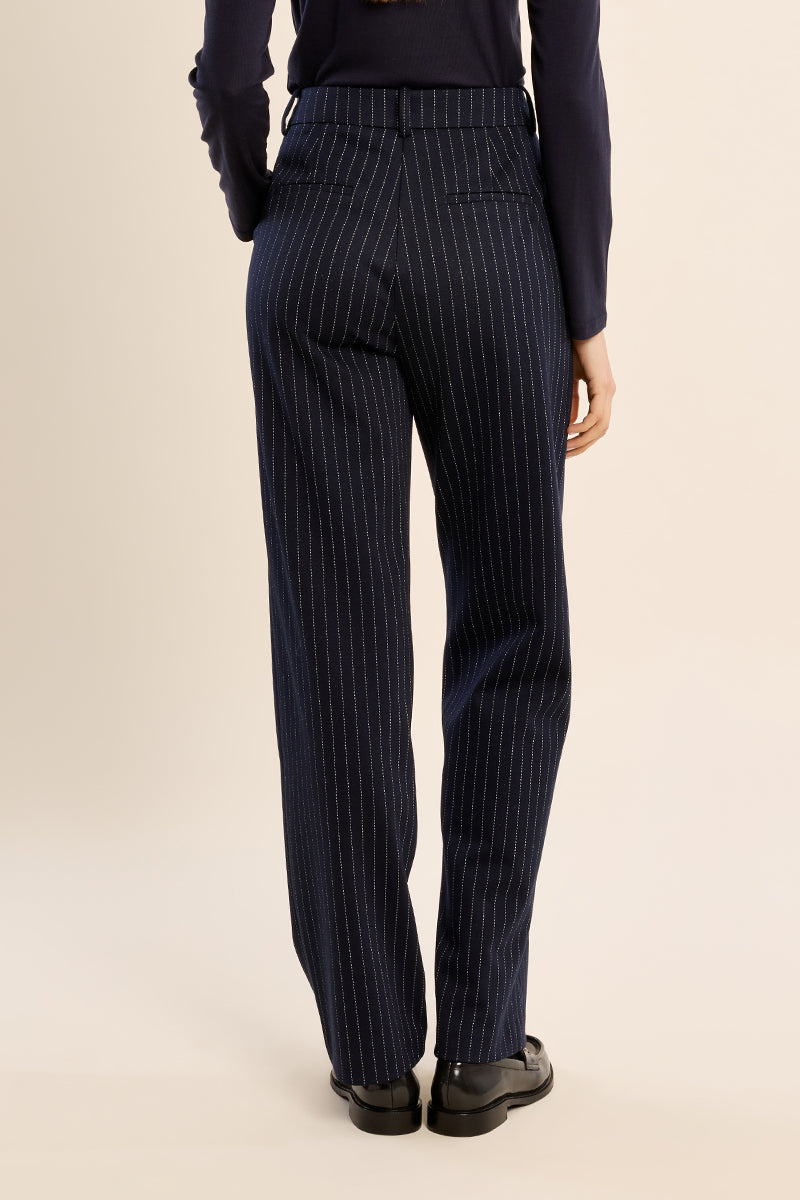 NAVY BLUE