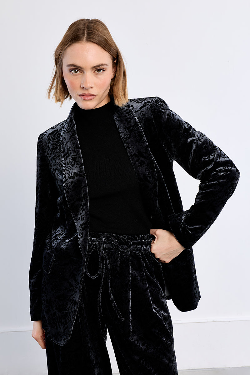 DARK GREY