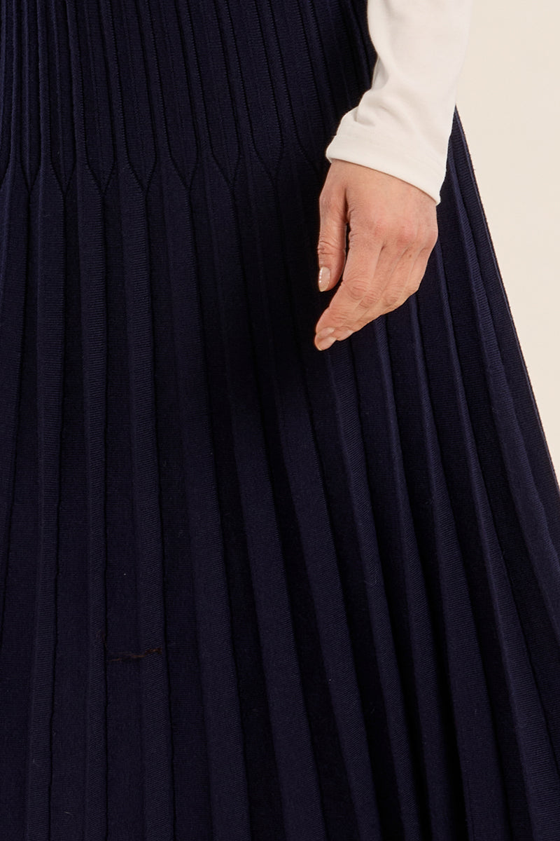 NAVY BLUE