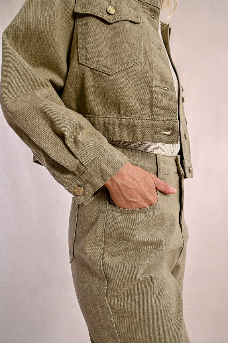 KHAKI