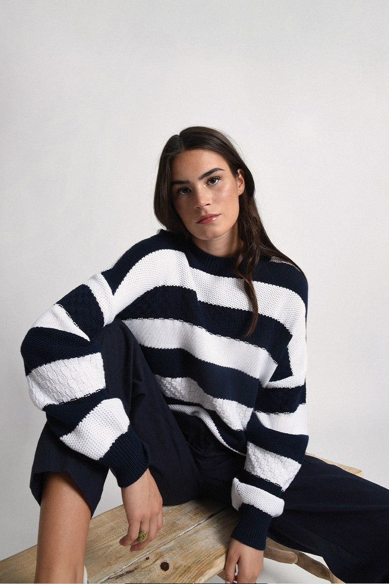 WHITE/NAVY