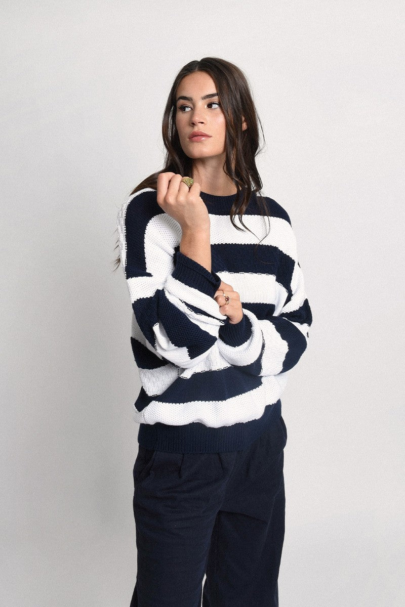 WHITE/NAVY