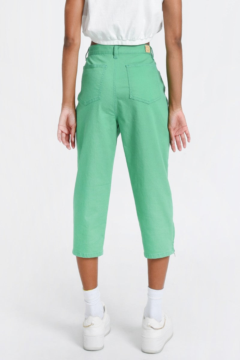GREEN