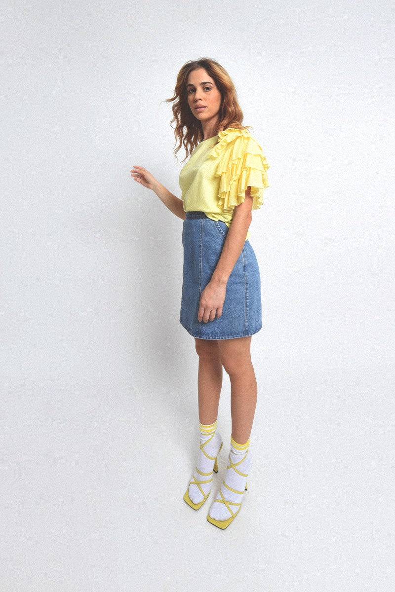 YELLOW
