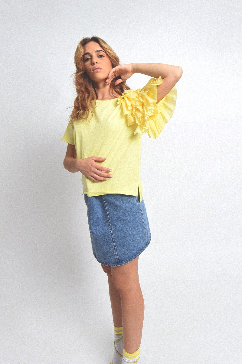 YELLOW