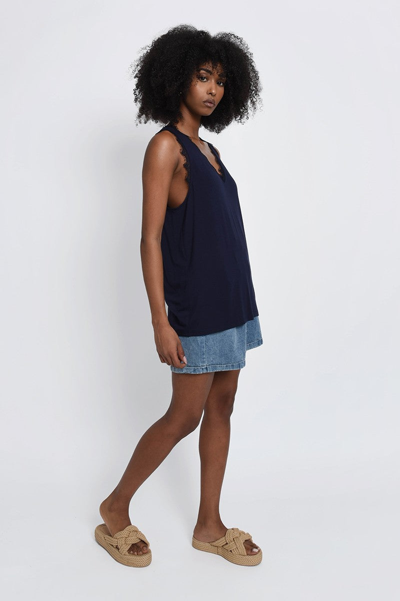 NAVY BLUE